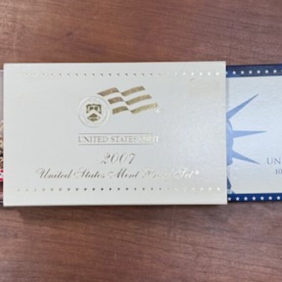 2007 US Mint Proof Set and Presidential $1 coins - Original Package, COA 14 coin - Picture 2 of 10